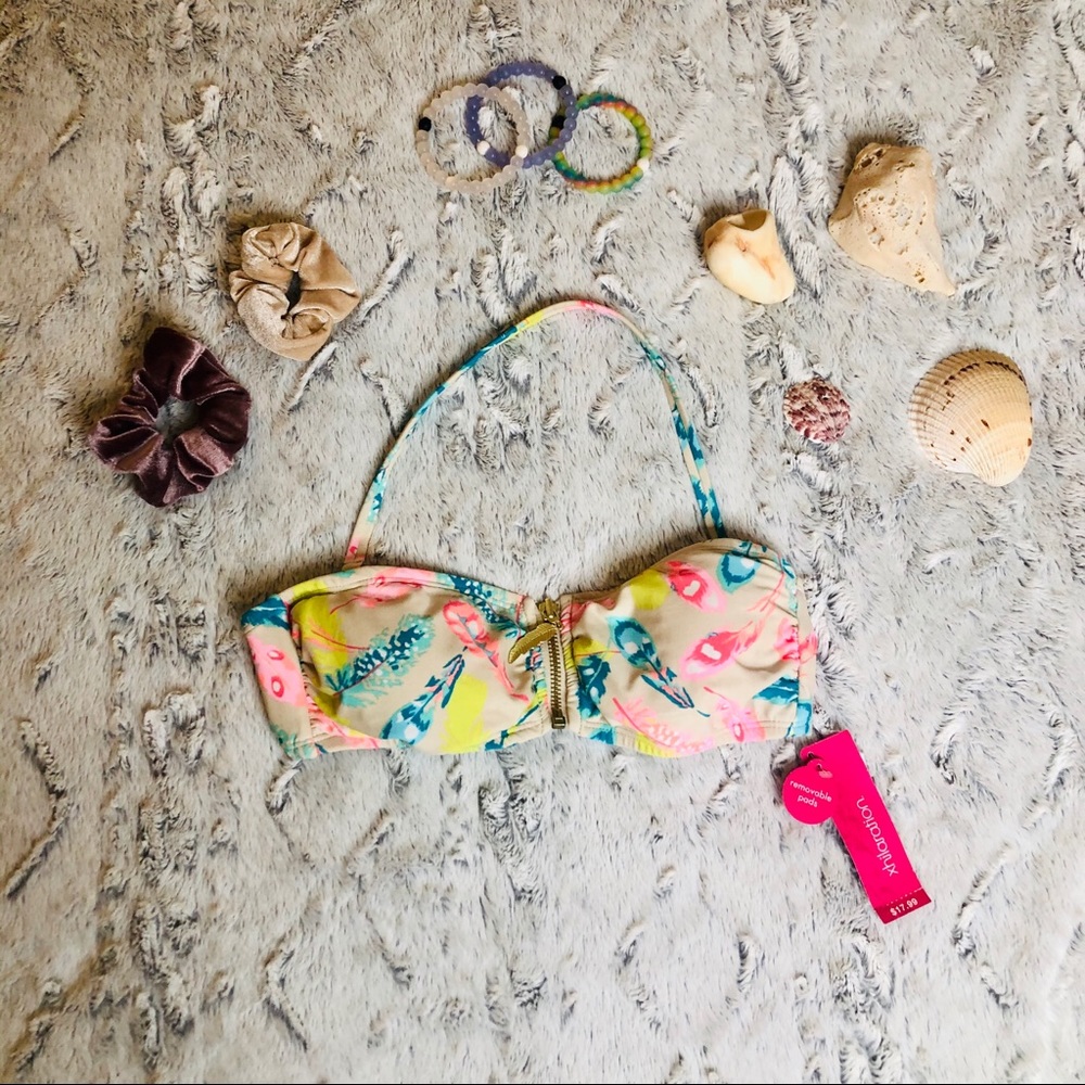 NWT feather swimsuit top ✨